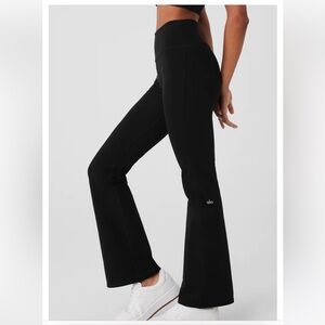 ALO flare legging